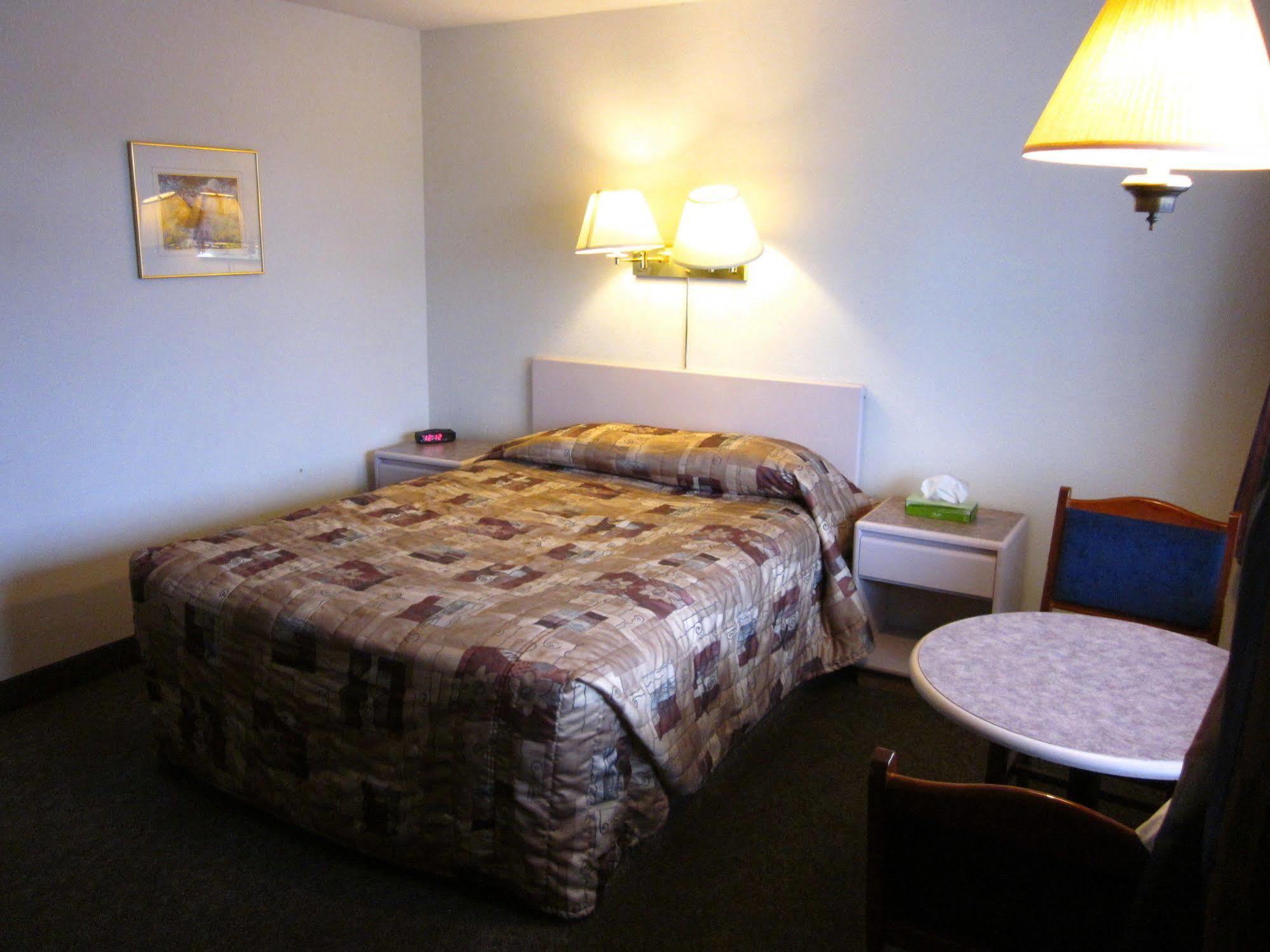 Chinook Motel Lethbridge Ngoại thất bức ảnh